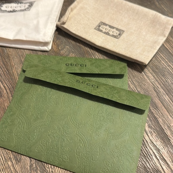 Gucci Medium Double G Leather Wallet - Picture 5 of 16
